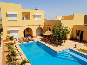 萨利波图尔Magnifique Villa Riad avec piscine proche plage的相册照片