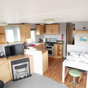 PoundstockNo99 Static Caravan Widemouth Fields 3 mins from beach的相册照片