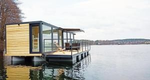 BlankaholmSchwimmendes Haus, freier Blick aufs Wasser im Schärengebiet Blankaholm inkl Boot的相册照片