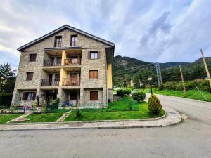 比利亚努阿Apartamento de montaña y ESQUÍ en el Pirineo Aragonés, Villanúa - WIFI的相册照片