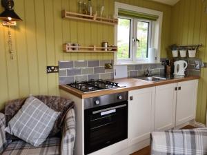 DundonnellThe bay ,luxury shepherds hut,的相册照片