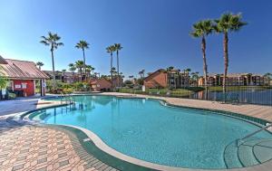 基西米Disney Adjacent的棕榈树度假村的游泳池