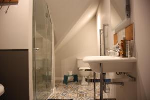 Wonderfully Spacious Luxury Holiday Cottage的一间浴室