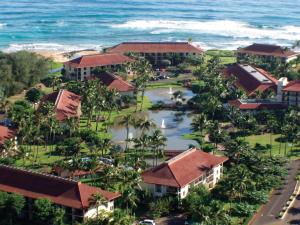 利胡埃Kauai Beach Villas的近海度假胜地的空中景致