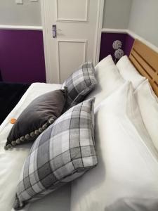 兰迪德诺伯利旅馆的床上有2个枕头