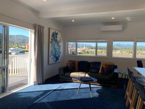 科罗曼德镇Coromandel Town Harbourside Cottage Luxury Accommodation的相册照片