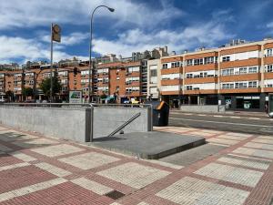 马德里Valdavia Habitaciones的市中心的滑板坡道