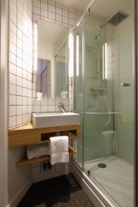 Hôtel Marin的一间浴室