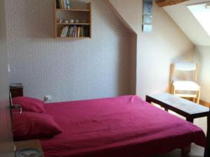 Gîte Neung-sur-Beuvron, 4 pièces, 6 personnes - FR-1-491-58客房内的一张或多张床位