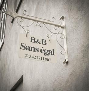 比耶拉"B&B Sans égal", con camere private e appartamenti al piano terra a Biella的相册照片