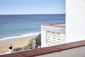 布尔高Casas Sul的从大楼屋顶上可欣赏到海滩景色