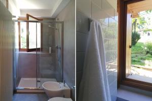 ValleCa' Dei Ste的两张照片,浴室设有淋浴和水槽