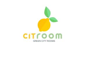 奥尔比亚Citroom - green city rooms的上面有叶子的橙色水果