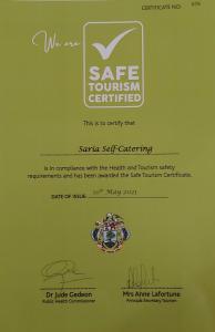 普拉兰Saria Self Catering的带有旅游认证标志的绿色证书