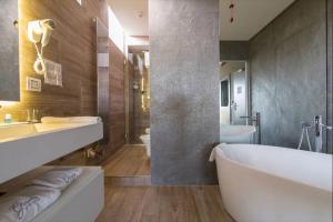 吉内瓦客房酒店的一间浴室