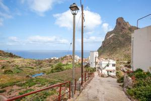 圣克鲁斯-德特内里费2 bedrooms house with sea view furnished terrace and wifi at Santa Cruz de Tenerife的相册照片