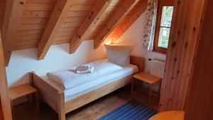Landgasthof zum Dorfkrug客房内的一张或多张床位