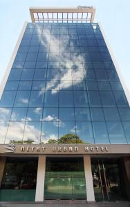 雷西斯膝西亚尼亚特城市酒店的一座新乌得勒支的玻璃建筑