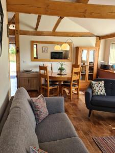 LoddonInviting 2 bedroom barn conversion rural Norfolk的相册照片