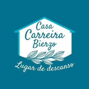 蓬费拉达Casa Carreira Bierzo的含卡萨卡提纳贝尼纳河氧气的毕业帽