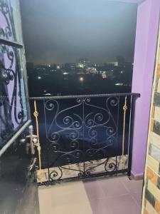 杜阿拉Residence Sighaka - Gold Apartment - WiFi, Gardien, Parking的市景阳台
