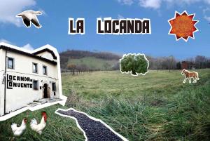 Rocca SinibaldaLa Locanda del Convento的一张农场的照片,里面放着鸡和房子