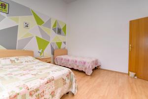 Apartmani Noris (app2)客房内的一张或多张床位