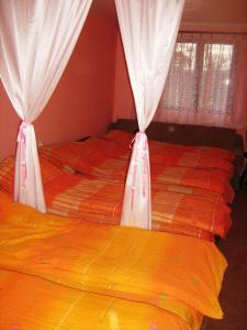 谷卡旅馆客房内的一张或多张床位