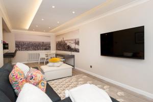 The Mews, York Place by Harrogate Serviced Apartments的休息区
