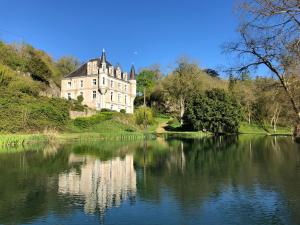 ÉchiréChâteau des Loups - Les Cèdres Bleus的相册照片