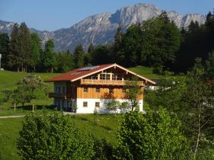 贝希特斯加登Malterlehen-Berchtesgaden的山地房子