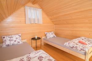 Natura Camp Karli客房内的一张或多张床位