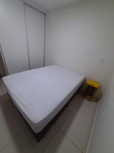 PIETA- Apto Completo, conforto e qualidade, wifi, 1dorm max 4客房内的一张或多张床位