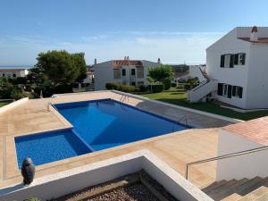 阿雷纳尔登卡斯特尔Ca la Marta apartamento con piscina y jardín a 150m de la playa的相册照片