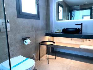Urban Habitat Executive Suites的一间浴室