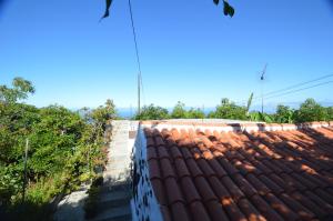 蒂哈拉费伊内斯度假屋的从房子屋顶上欣赏美景