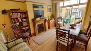 贝克斯希尔Gorgeous 4-Bed House in Bexhill-on-Sea sea views的相册照片