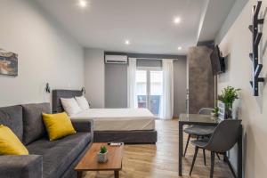 Raise Heraklion Boutique Apartments的休息区