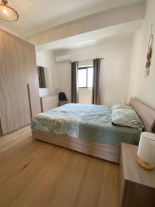 Rabat Falcon Apartment客房内的一张或多张床位