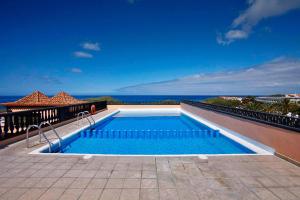 巴耶格兰雷伊RESIDENCIAL EL CONDE #10的海景游泳池