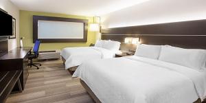Holiday Inn Express & Suites - Little Rock Downtown, an IHG Hotel客房内的一张或多张床位