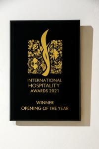 敖德萨Brik Hotel的邀请国际住院奖获奖者在今年开幕时