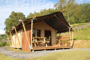 多尔盖罗Safari Tent with Hot Tub in heart of Snowdonia的相册照片