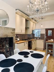 WirksworthThe Tenth House, Grade II Listed Georgian Town House, Wirksworth, Derbyshire, Peak District Cottage, Sleeps 4的相册照片