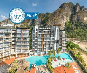 奥南海滩Sea Seeker Krabi Resort - SHA Extra Plus的游泳池度假村的形象