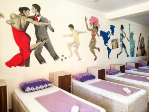 Hostel best offer客房内的一张或多张床位