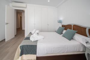 Nuevo Mirandilla Apartment - Cadiz Beach客房内的一张或多张床位