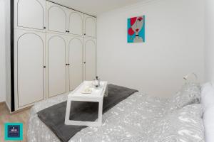 Blanca, Sea Views Las Palmas Digital Nomads客房内的一张或多张床位