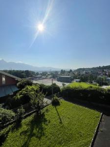 图恩NEB-THUN LODGE`s Appartement 1 Hilterfingen Ringstrasse 6的相册照片