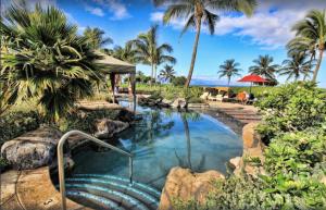 1 BR Luxury Condo in Presitigious Honua Kai Resort #k430内部或周边的泳池